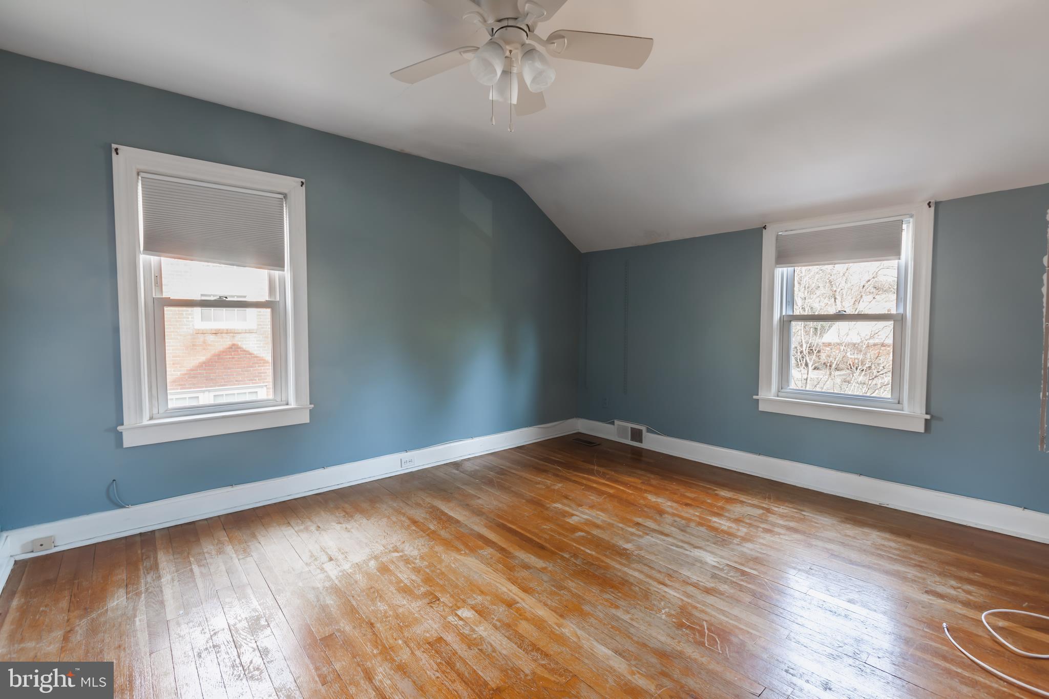 23 Sunset Road Newark, DE 19711 - Photo 18 of 25 a view of an empty room and window