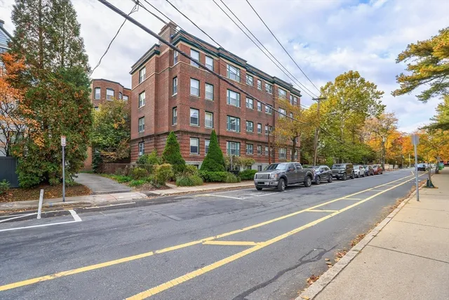 $700,000 | 52 Garden Street, Unit B2, Cambridge, MA 02138