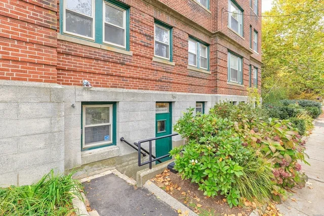 $700,000 | 52 Garden Street, Unit B2, Cambridge, MA 02138