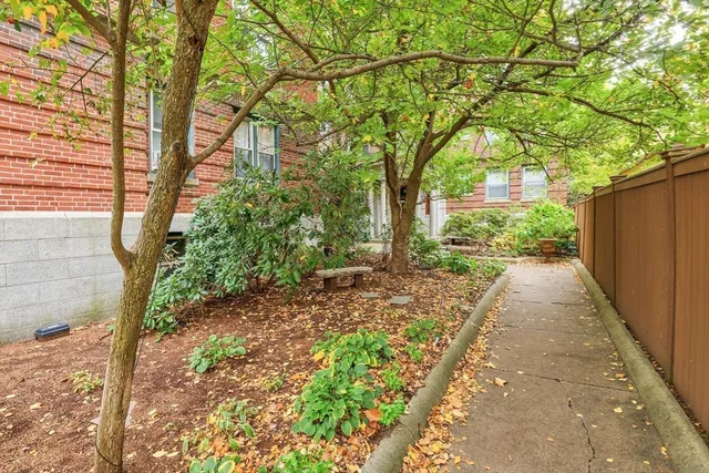 $700,000 | 52 Garden Street, Unit B2, Cambridge, MA 02138