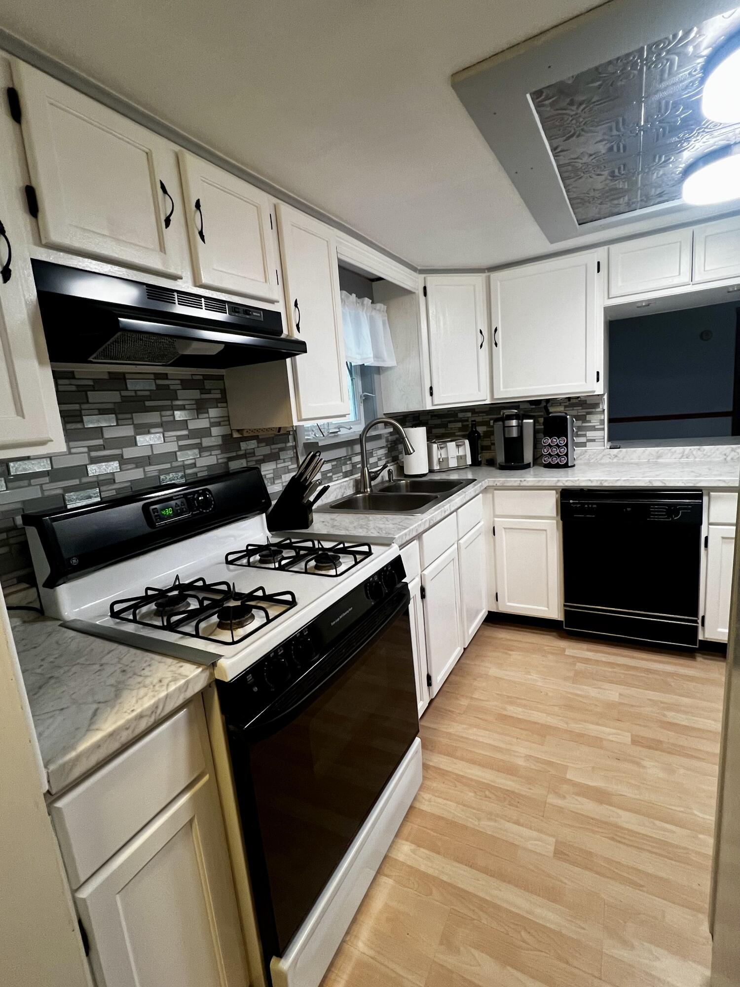 29 Romeo Circle Plattsburgh, NY 12901 - Photo 5 of 30 Gallery Image 5