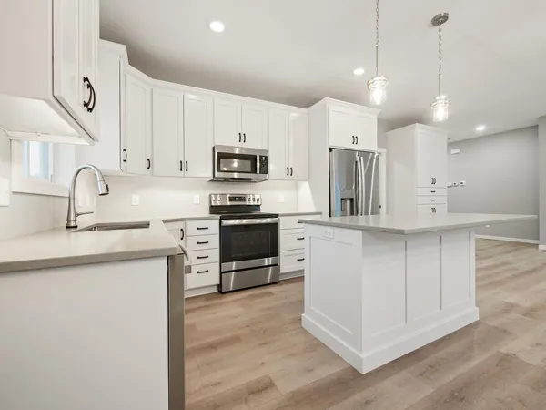 $344,900 | 676 Voyager Drive, Alexandria, MN 56308