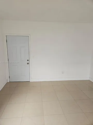 $2,050 | 1135 Euclid Avenue, Unit 201, Miami Beach, FL 33139