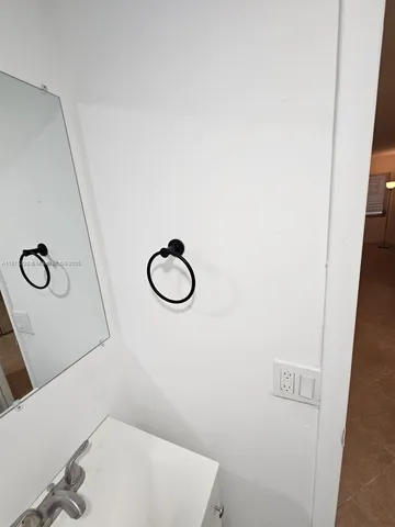 $2,050 | 1135 Euclid Avenue, Unit 201, Miami Beach, FL 33139