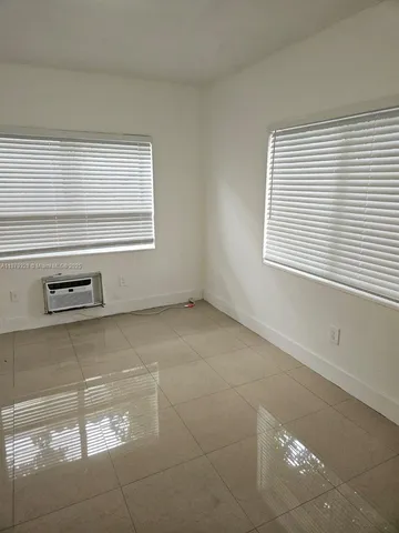 $2,050 | 1135 Euclid Avenue, Unit 201, Miami Beach, FL 33139