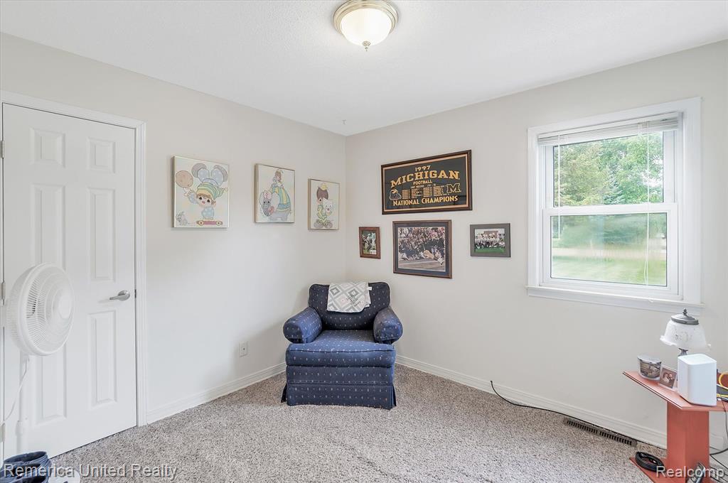 14527 Elwell Road Belleville, MI 48111 - Photo 15 of 32