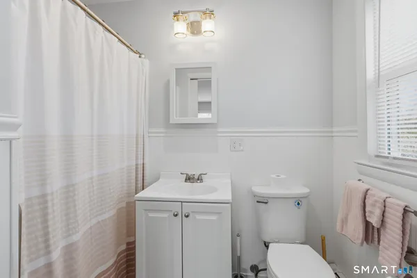 $538,000 | 9 Evas Drive, Brookfield, CT 06804