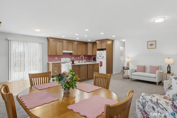 $538,000 | 9 Evas Drive, Brookfield, CT 06804