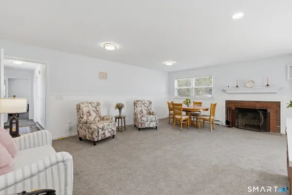 $538,000 | 9 Evas Drive, Brookfield, CT 06804