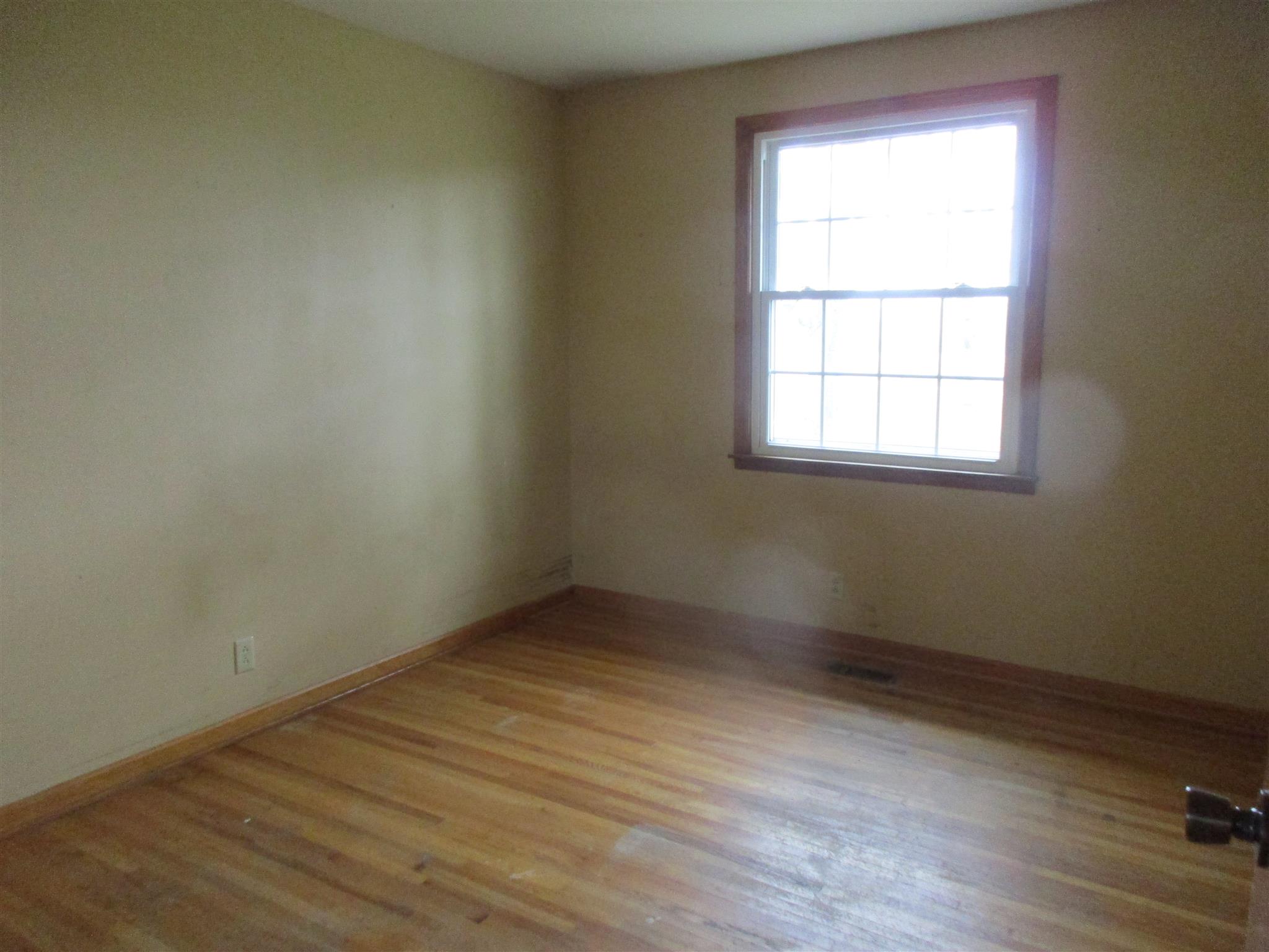 3779 Buck Road Clarksville, TN 37043 - Photo 12 of 12 an empty room with a window