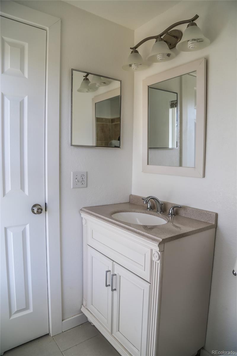 4991 Upton Court Denver, CO 80239 - Photo 14 of 22