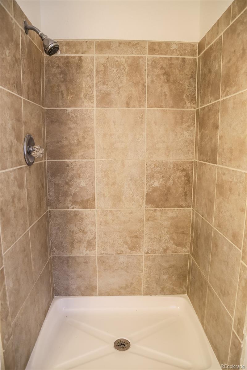 4991 Upton Court Denver, CO 80239 - Photo 15 of 22