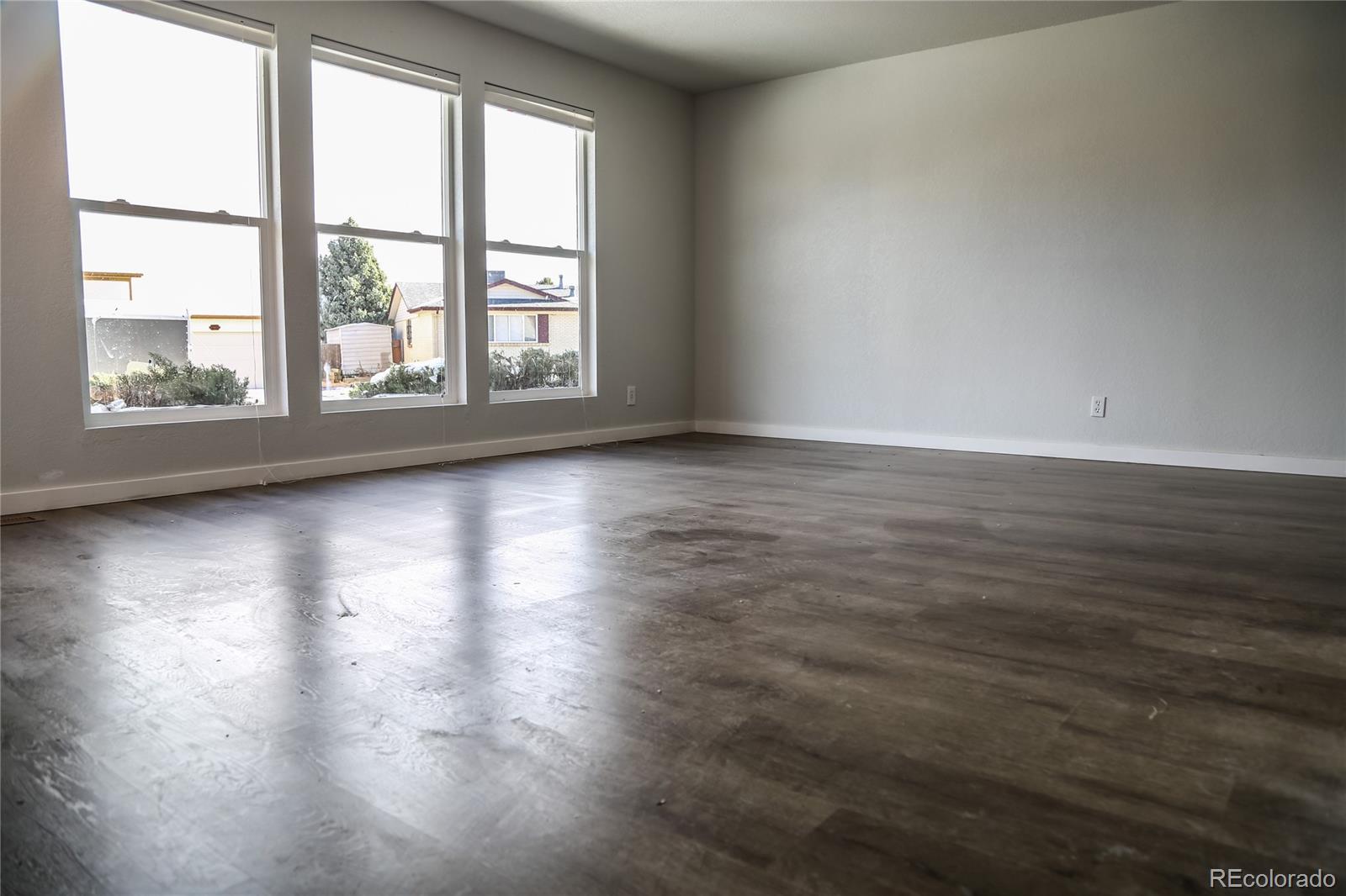 4991 Upton Court Denver, CO 80239 - Photo 2 of 22