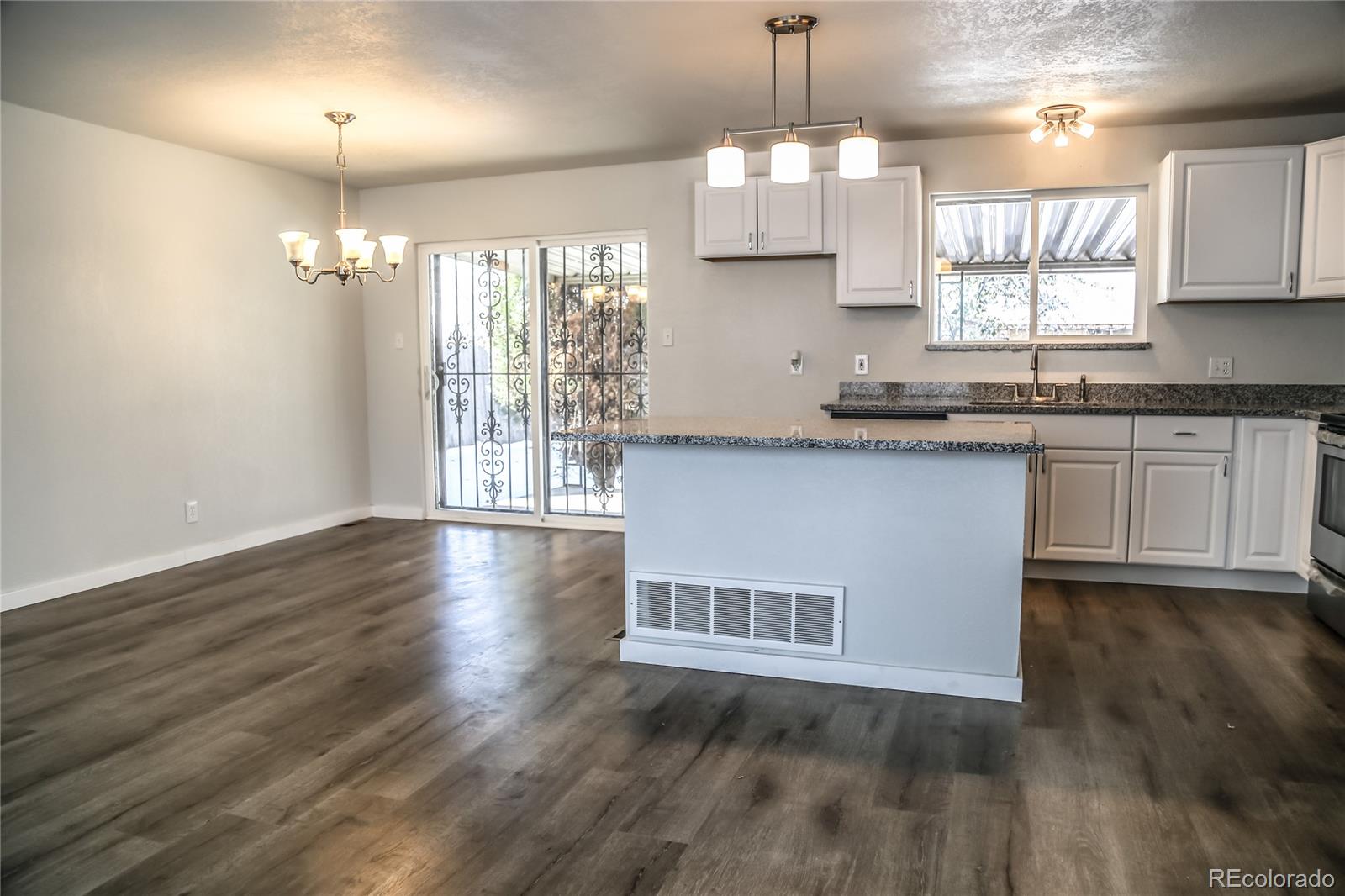 4991 Upton Court Denver, CO 80239 - Photo 5 of 22