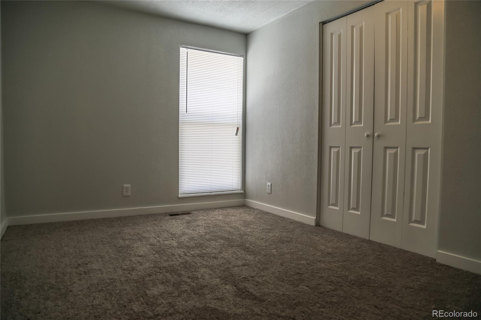 4991 Upton Court Denver, CO 80239 - Photo 7 of 22