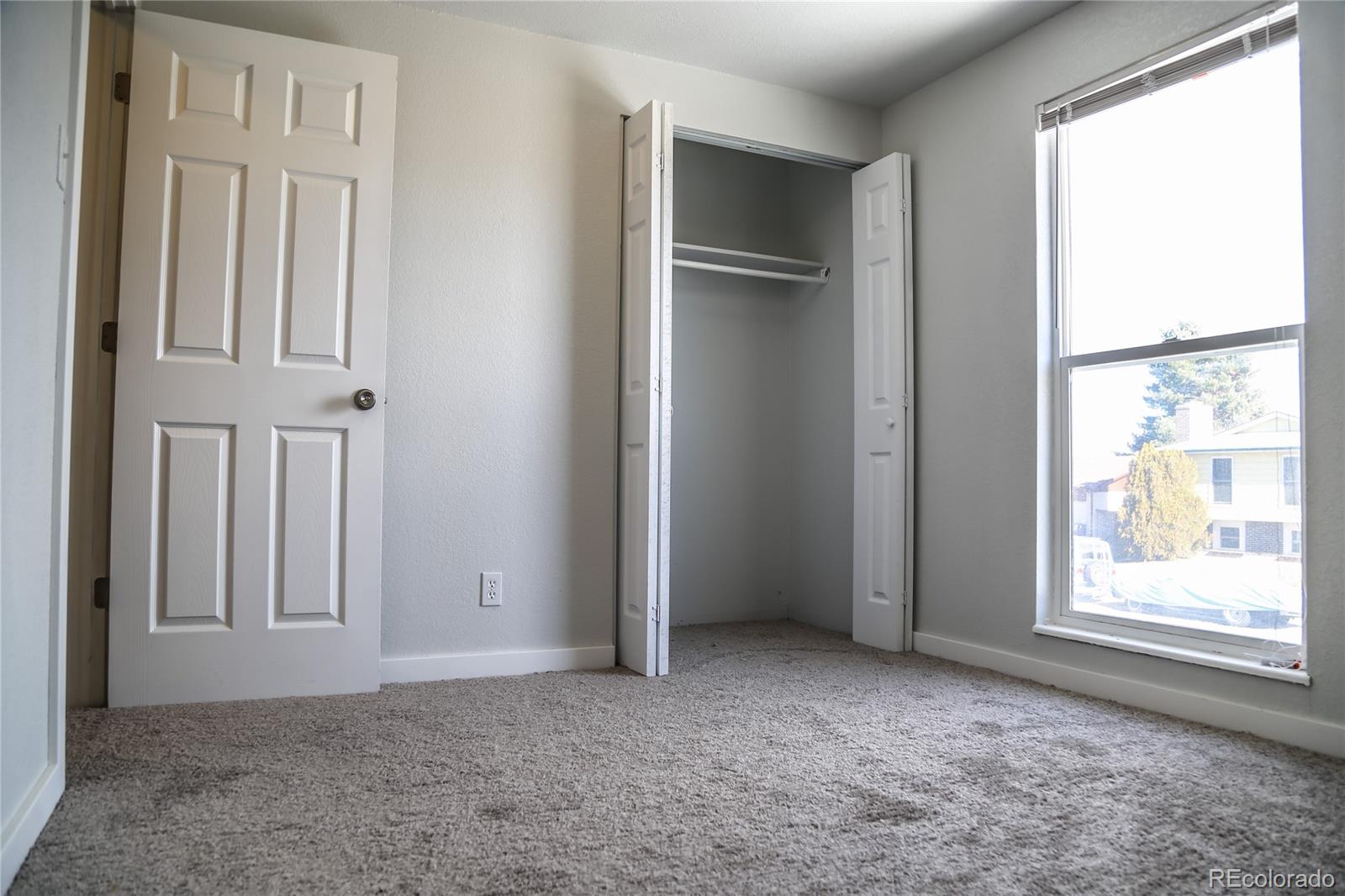 4991 Upton Court Denver, CO 80239 - Photo 10 of 22