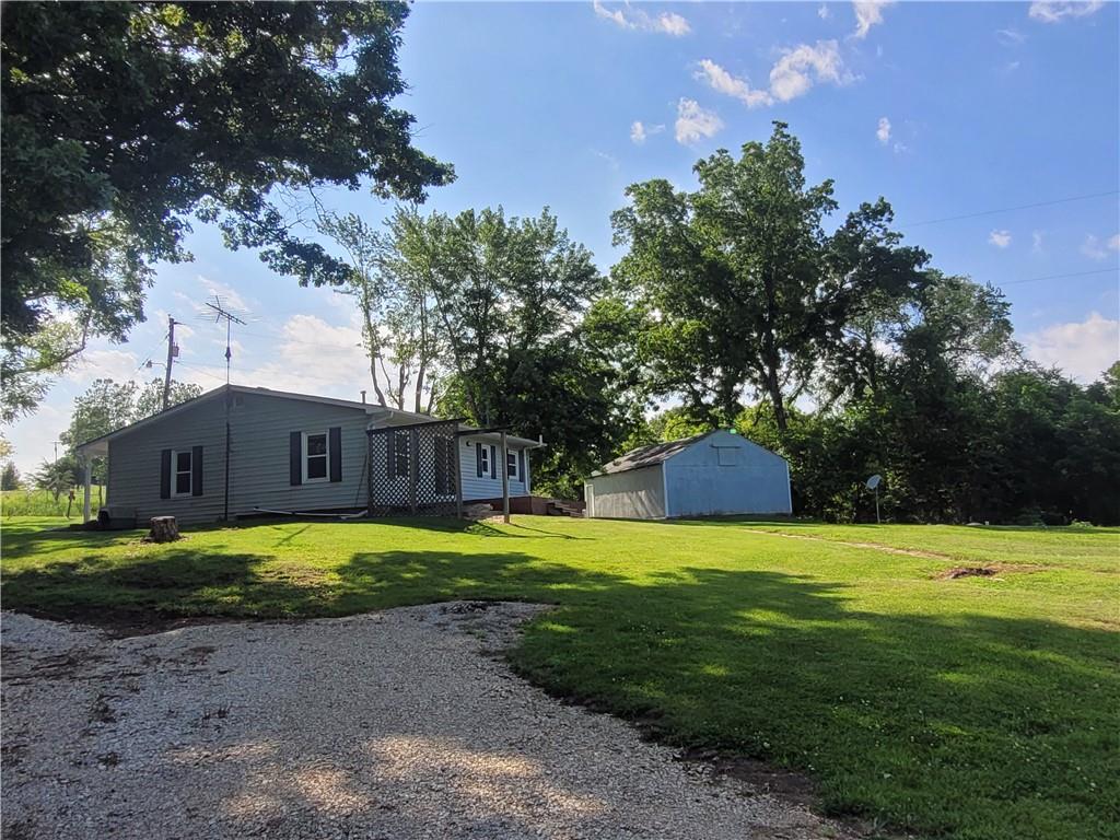 27867 Lookout Road Paola, KS 66071 - Photo 4 of 39