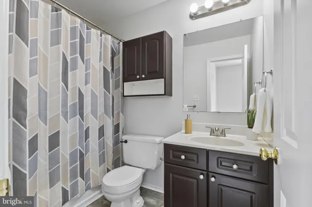 $689,000 | 11 Butternut Way, Sterling, VA 20164