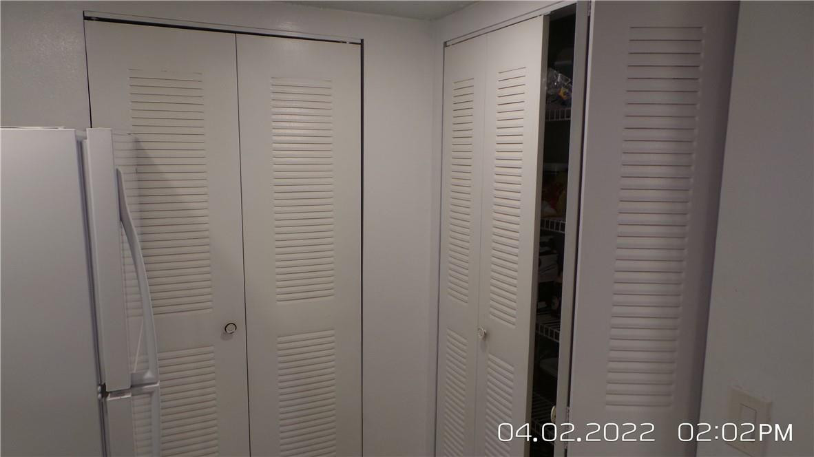 5001 Wiles Road, Unit 106 Pompano Beach, FL 33073 - Photo 18 of 31 a view of a bathroom