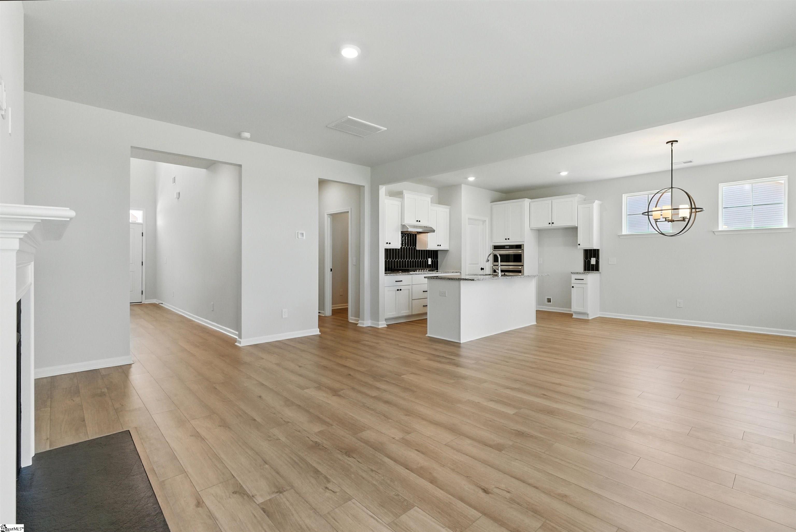 7014 New Horizons Lane Boiling Springs, SC 29316 - Photo 6 of 32