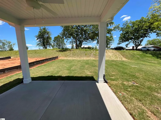 $319,000 | 7014 New Horizons Lane, Boiling Springs, SC 29316