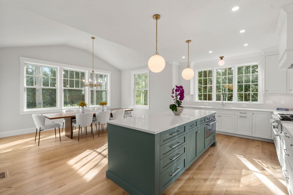 19 Northgate Road Wellesley, MA 02481 - Photo 4 of 39