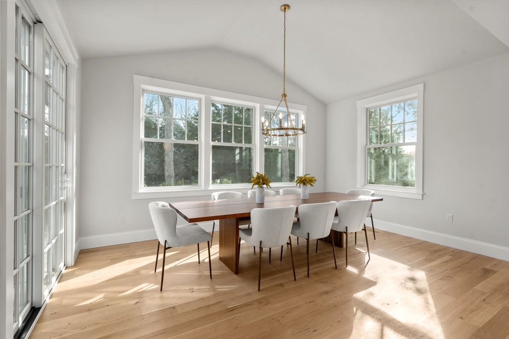 19 Northgate Road Wellesley, MA 02481 - Photo 7 of 39