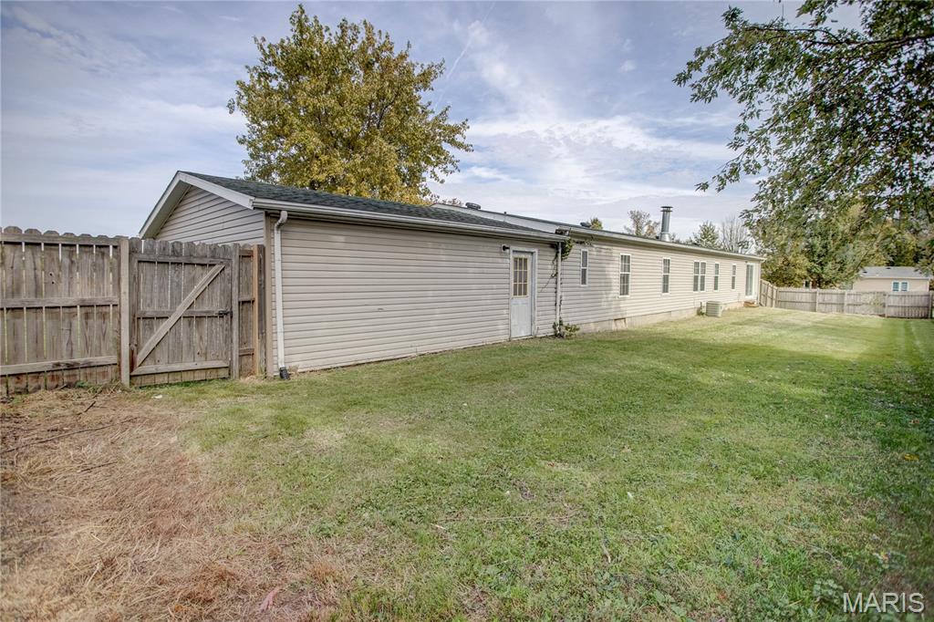 11262 Spring Meadow Trail Lebanon, IL 62254 - Photo 43 of 44 Gallery Image 43
