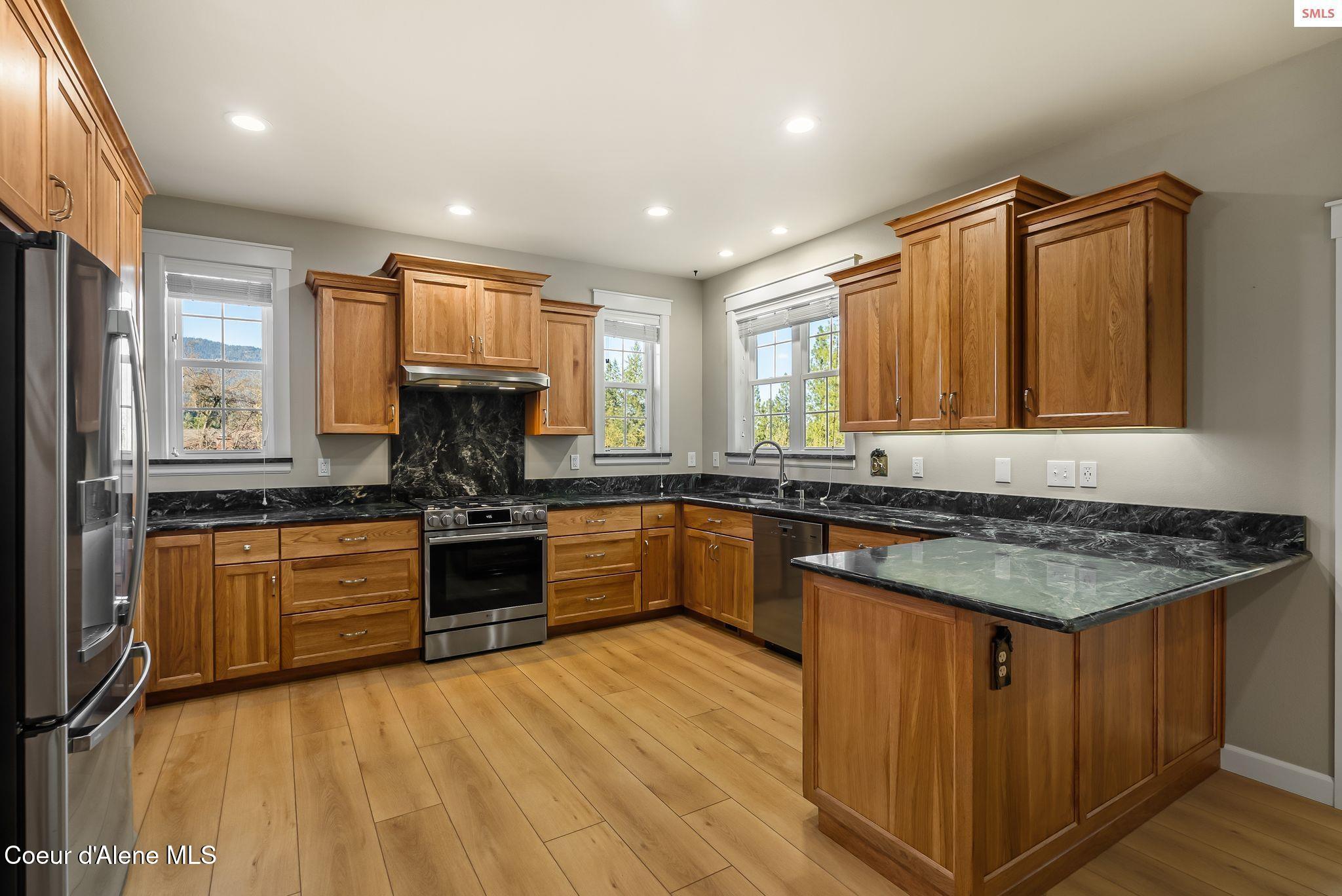 266 Syringa Heights Road Sandpoint, ID 83864 - Photo 17 of 92 17