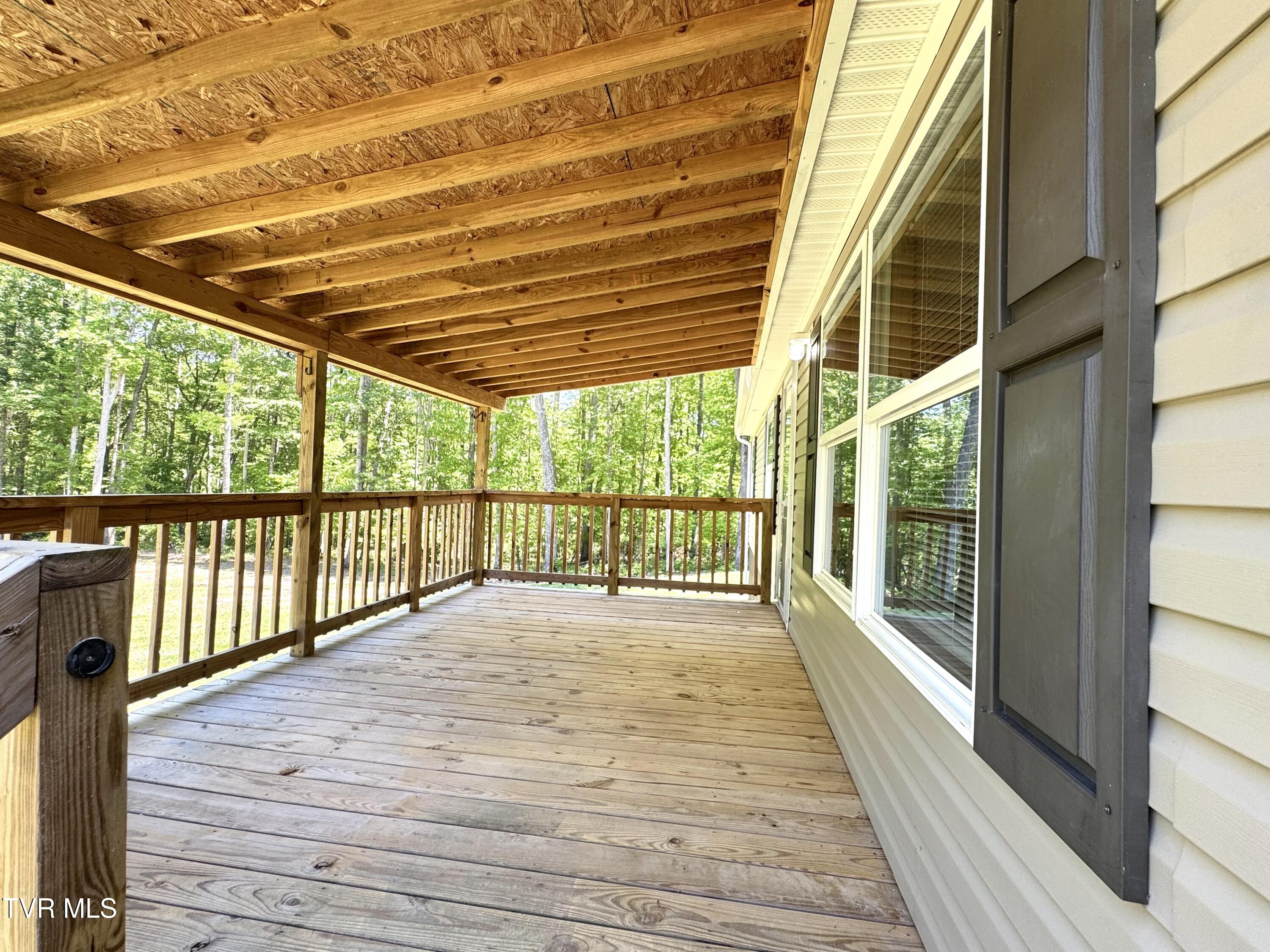 12580 Star Branch Road Coeburn, VA 24230 - Photo 4 of 26 IMG_9027