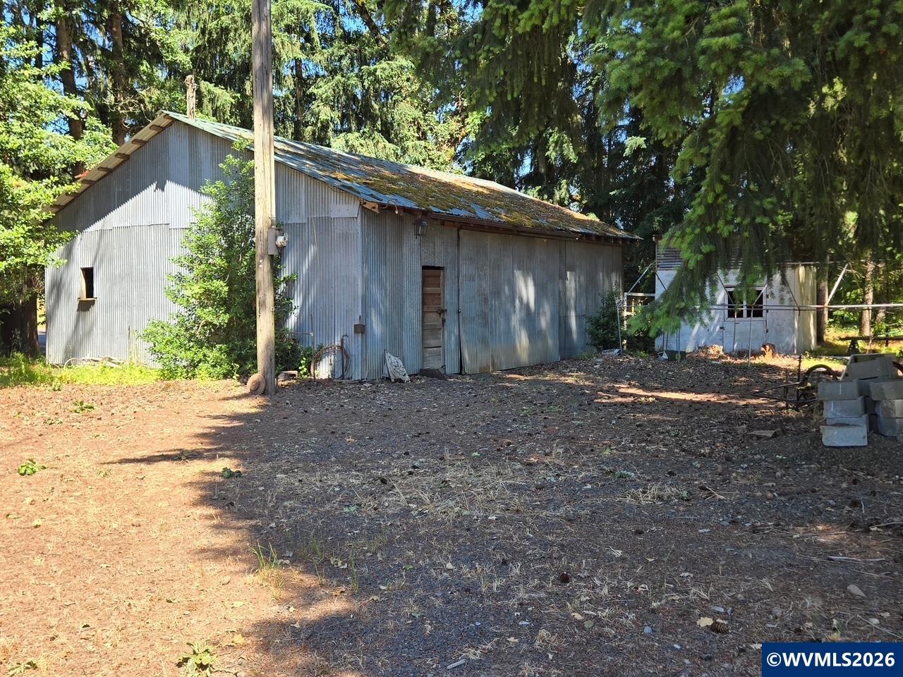 39179 Santiam Bluffs Road Northeast Albany, OR 97322 - Photo 32 of 43