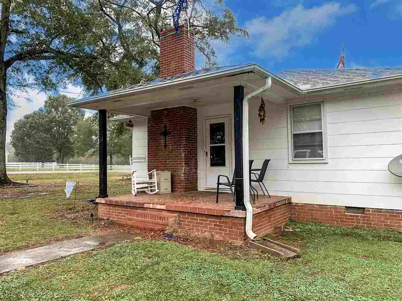 318 Rainbow Lake Road Boiling Springs, SC 29316 - Photo 2 of 15