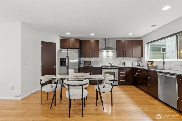 $839,000 | 6536 42nd Avenue Southwest, Unit B, Seattle, WA 98136