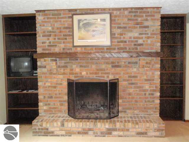 3664 Manchester Road Traverse City, MI 49686 - Photo 14 of 25 1727980-13.JPG