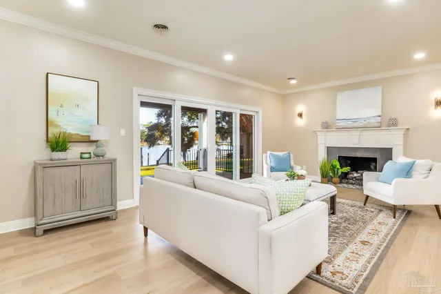 $1,699,000 | 22 Lakeside Drive, Pensacola, FL 32507