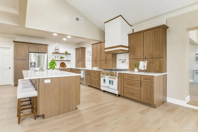 $1,699,000 | 22 Lakeside Drive, Pensacola, FL 32507