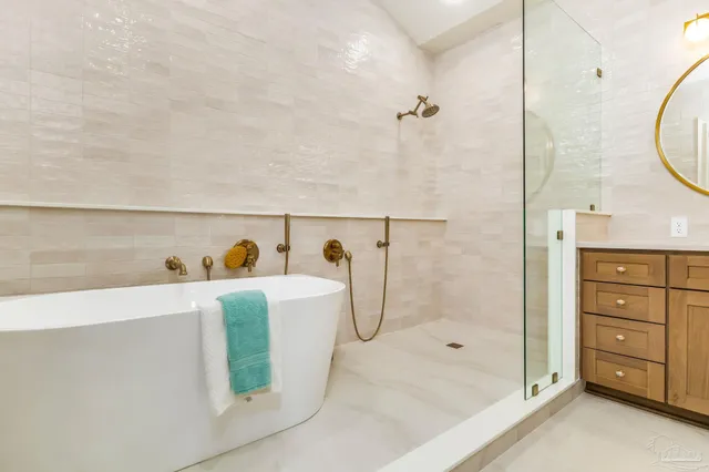 $1,699,000 | 22 Lakeside Drive, Pensacola, FL 32507