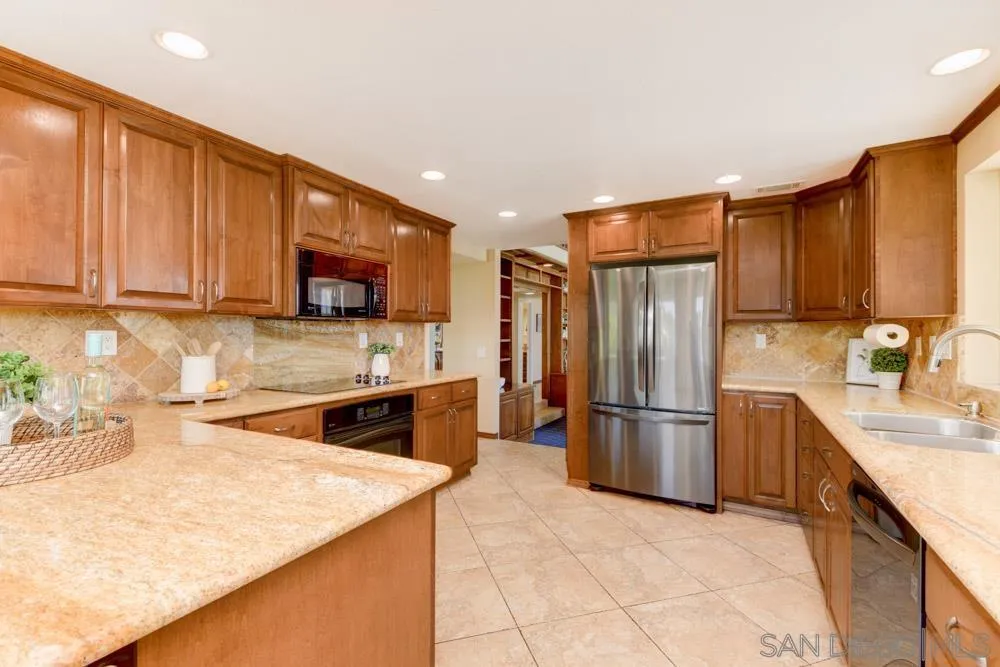 17743 Valle Verde Road Poway, CA 92064 - Photo 12 of 62 Gallery Image 12