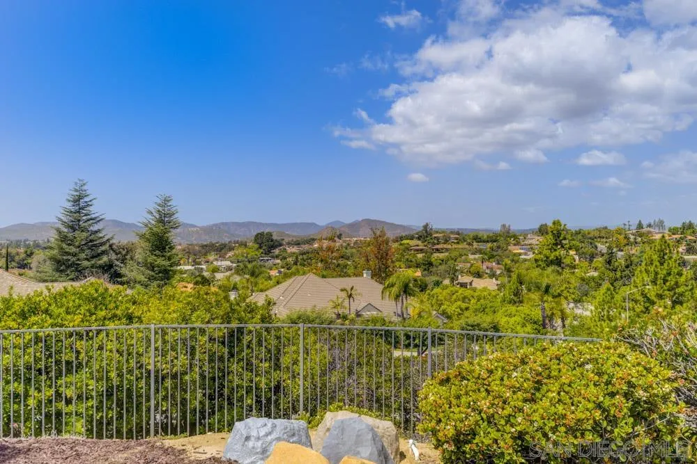 17743 Valle Verde Road Poway, CA 92064 - Photo 18 of 62 Gallery Image 18