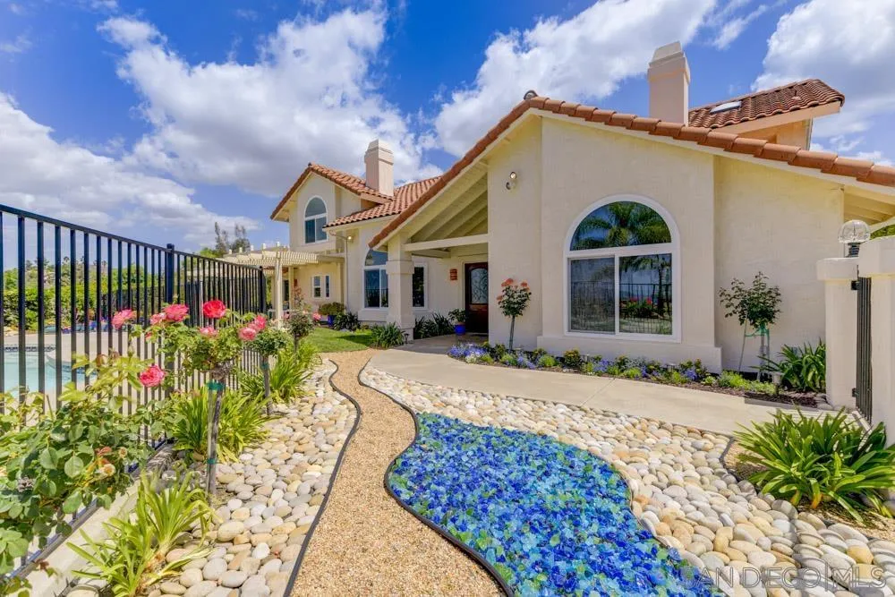 17743 Valle Verde Road Poway, CA 92064 - Photo 4 of 62 Gallery Image 4