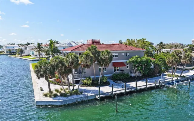 $5,225,000 | 585 Gunwale Lane, Longboat Key, FL 34228