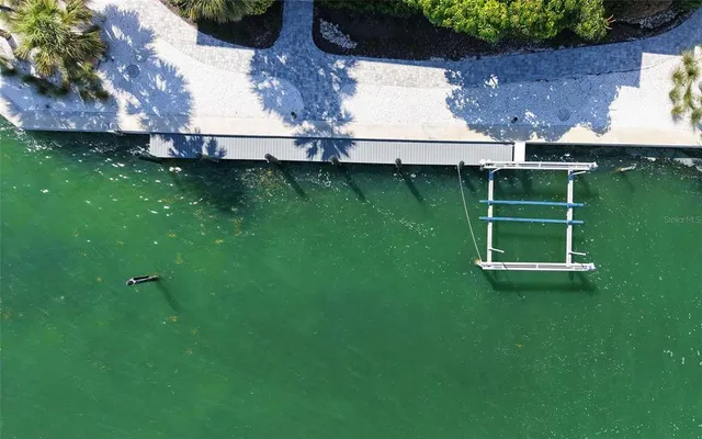 $5,225,000 | 585 Gunwale Lane, Longboat Key, FL 34228