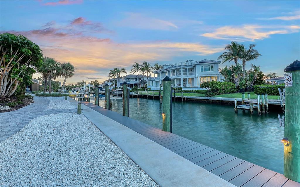 585 Gunwale Lane Longboat Key, FL 34228 - Photo 9 of 73