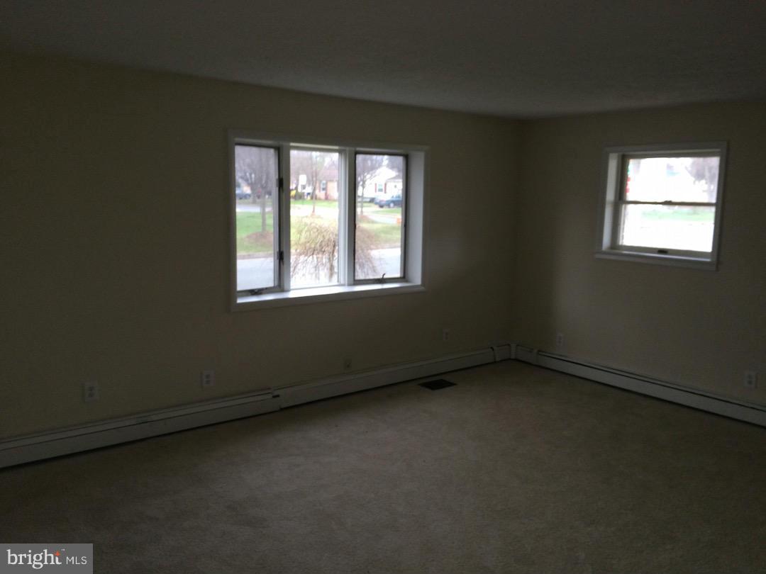 2213 Maple Road Baltimore, MD 21219 - Photo 14 of 24 Family Room