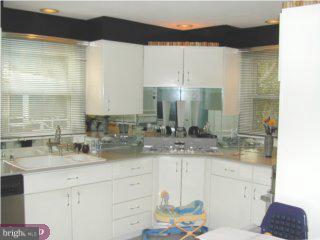 232 Golf Hills Road Havertown, PA 19083 - Photo 4 of 6