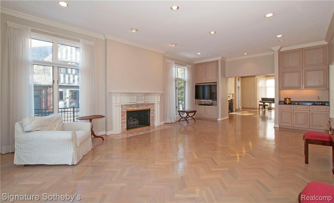 36 Oxford Road Grosse Pointe, MI 48236 - Photo 17 of 43 10.jpg