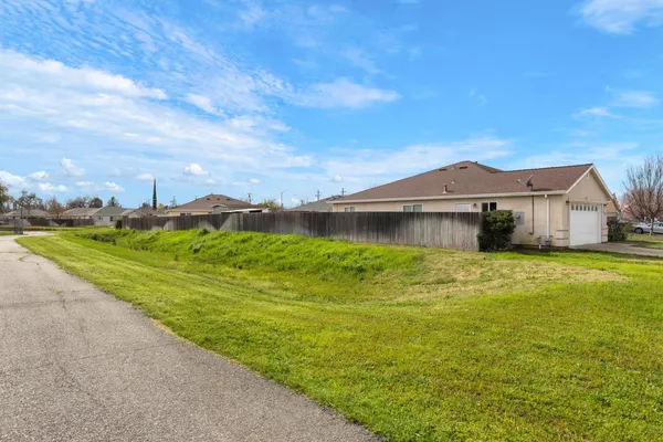 $364,000 | 365 J Street, Biggs, CA 95917