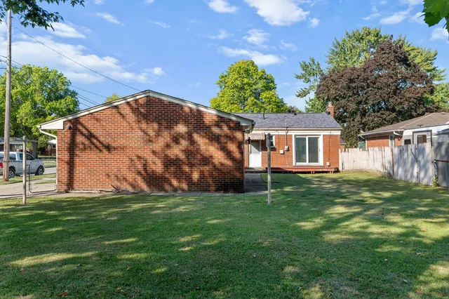 $274,900 | 27506 Lorraine Avenue, Warren, MI 48093