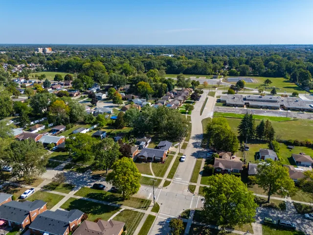 $274,900 | 27506 Lorraine Avenue, Warren, MI 48093