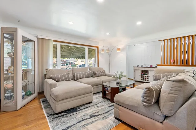 $274,900 | 27506 Lorraine Avenue, Warren, MI 48093